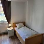 Schoenes, Vollmoebliertes Direkt An Der Uniklinik *