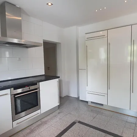 Schoenes, Vollmoebliertes Direkt An Der Uniklinik Homestay Mainz