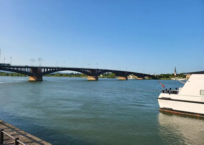 Accommodatie bij particulieren Schoenes, Vollmoebliertes Direkt An Der Uniklinik Mainz