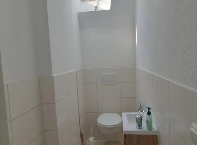 Schoenes, Vollmoebliertes Direkt An Der Uniklinik ホームステイ *