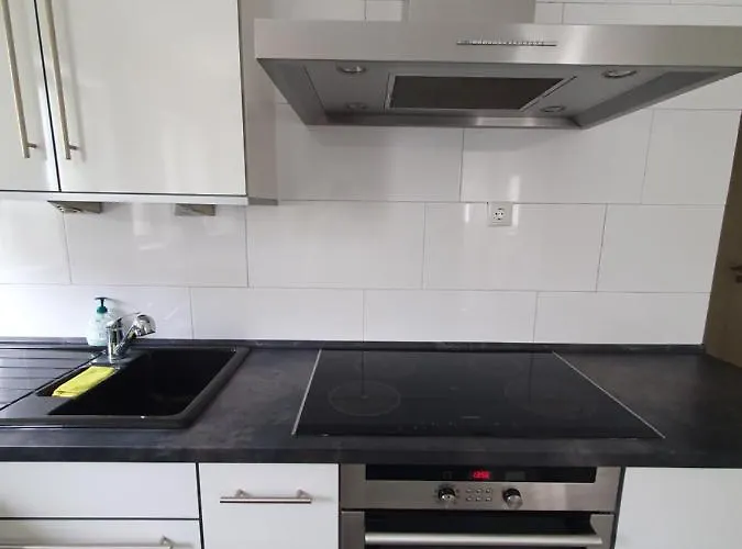 Schoenes, Vollmoebliertes Direkt An Der Uniklinik Accommodatie bij particulieren